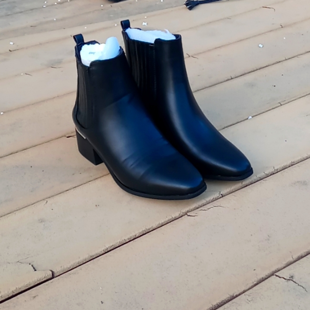 Justfab women boots,Size 8,black